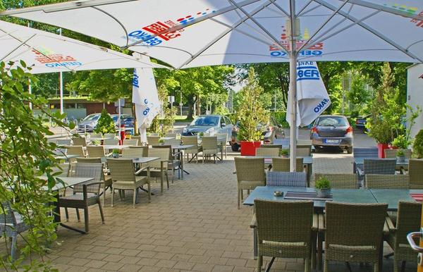 Terrasse und Biergarten des Restaurant Neckarau